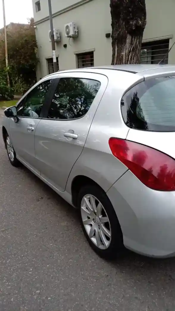 Peugeot 308 1.6 Active Hdi 115Cv 2013 - foto 4