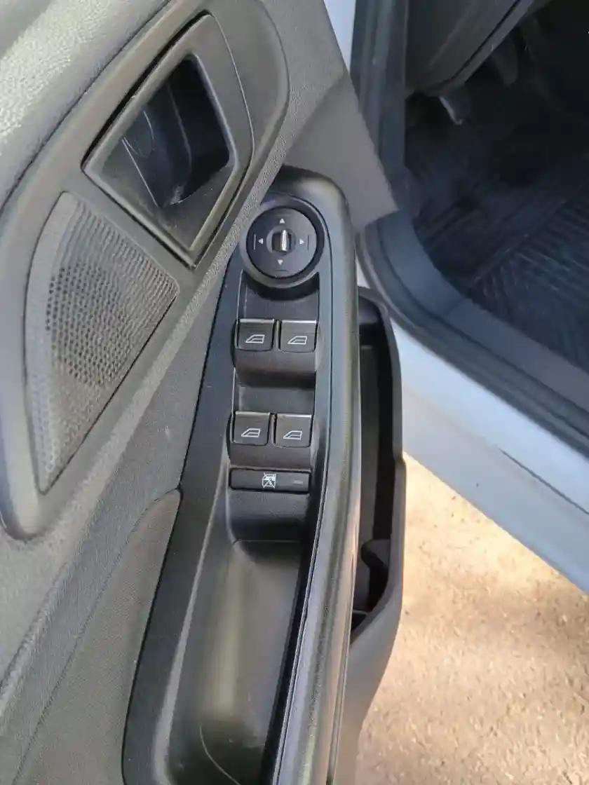 Ford Fiesta Kinetic 1.6 S Plus 120Cv 2015 - foto 5