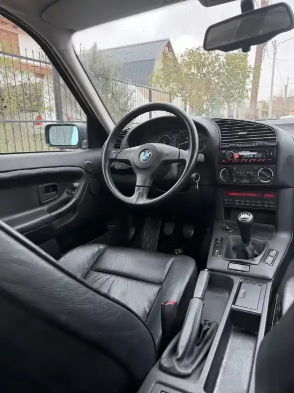 Bmw Serie 3 2.5 325I Sedan 1994 - foto 2