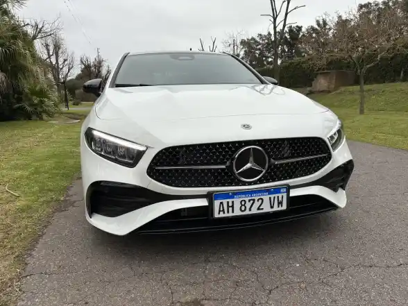 Mercedes-Benz Clase A 2.0 A250 Amg-Line 224Cv Hatch 2025 - foto 4