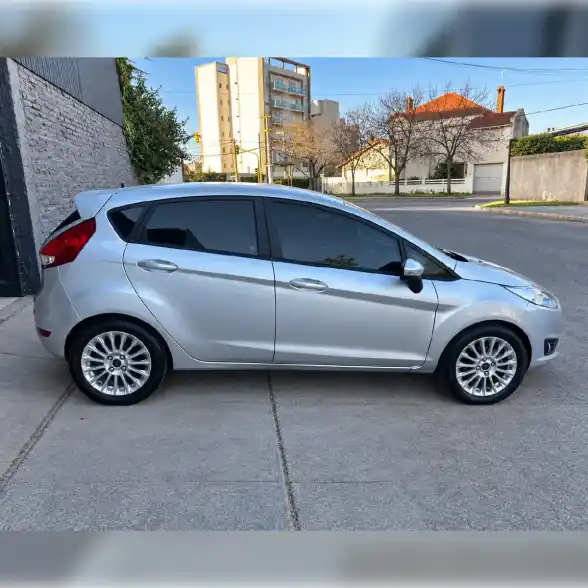 Ford Fiesta Kinetic 1.6 Se Plus 120Cv 2016 - foto 3