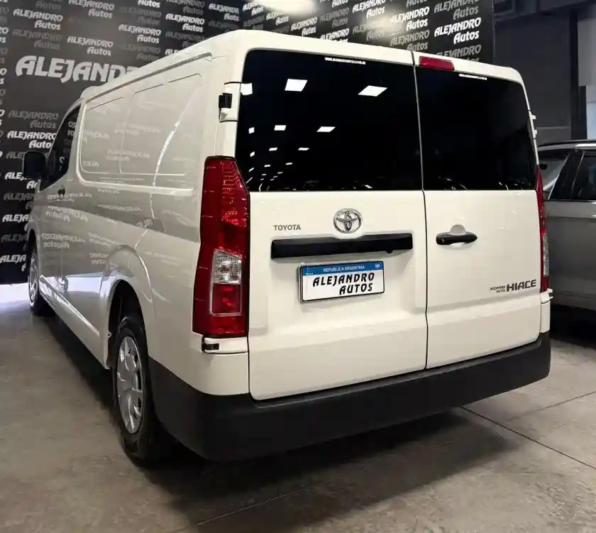 Toyota Hiace 2.8 Tdi Furgón 6At L1H1 3A 4P 2024 - foto 3