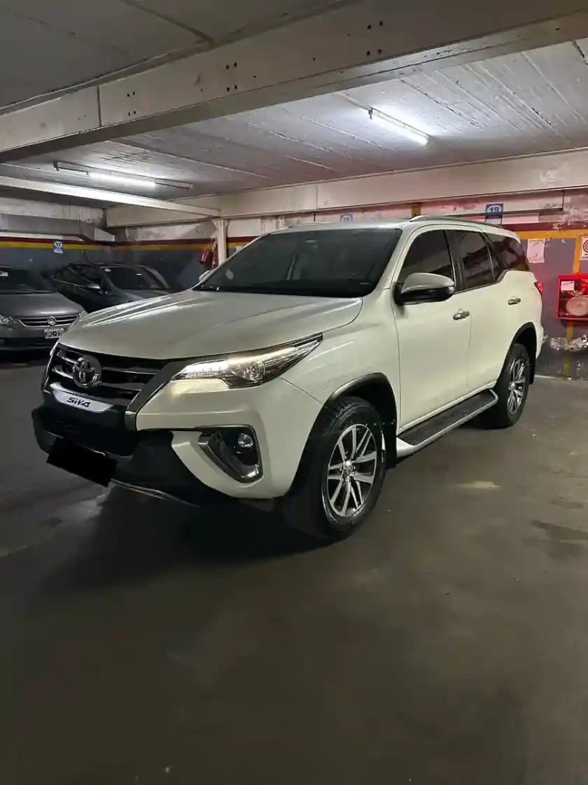 Toyota Hilux Sw4 2.8 Srx 177Cv 4X4 7As At 2018 - foto 2