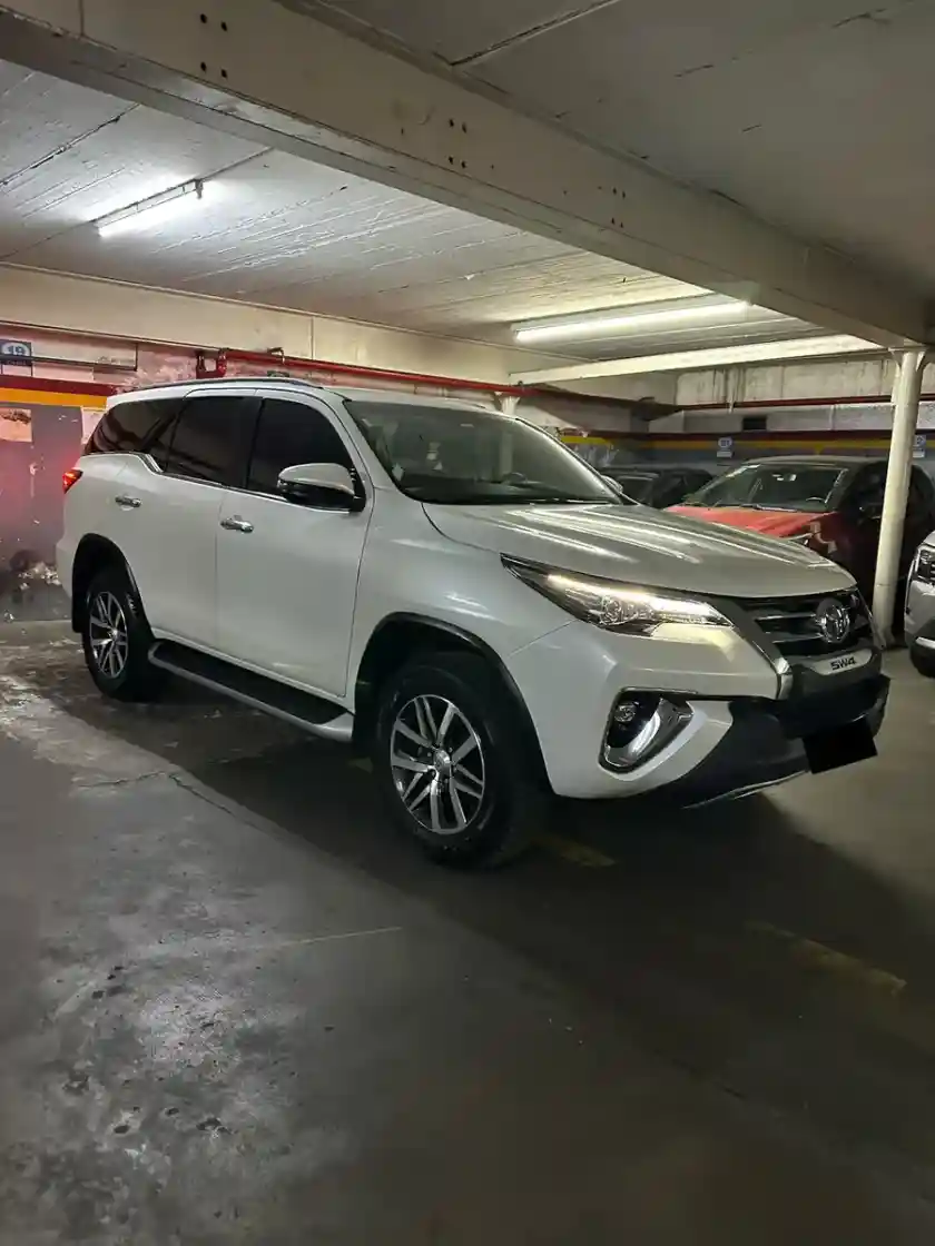 Toyota Hilux Sw4 2.8 Srx 177Cv 4X4 7As At 2018 - foto 4