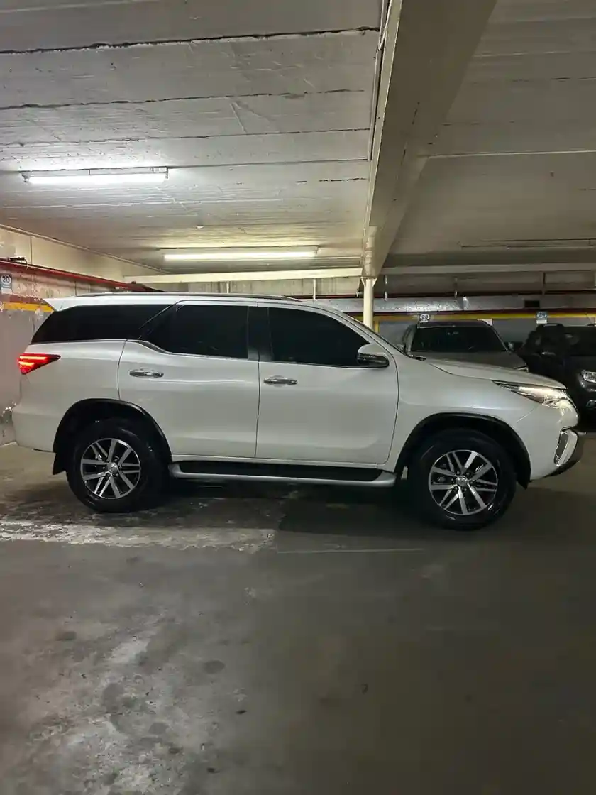 Toyota Hilux Sw4 2.8 Srx 177Cv 4X4 7As At 2018 - foto 5
