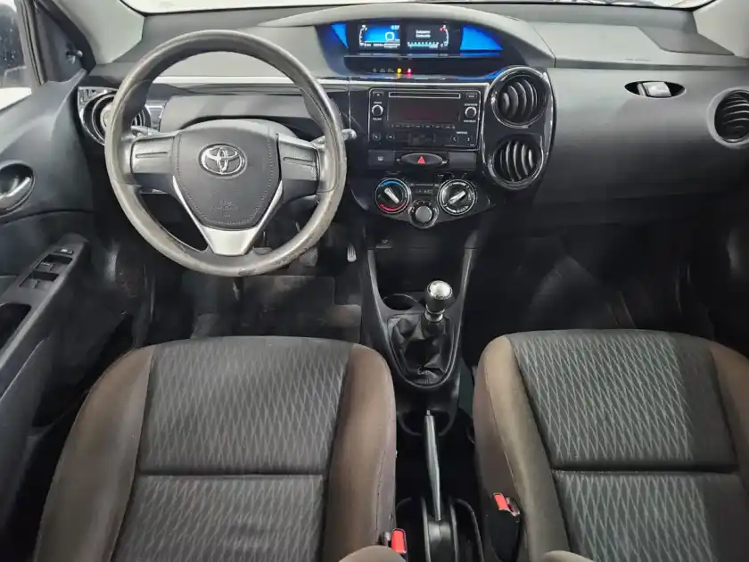 Toyota Etios 1.5 5 Ptas X 6Mt L/18 2020 - foto 4