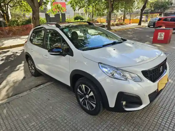 Peugeot 2008 1.6 Feline 2022 - foto 4