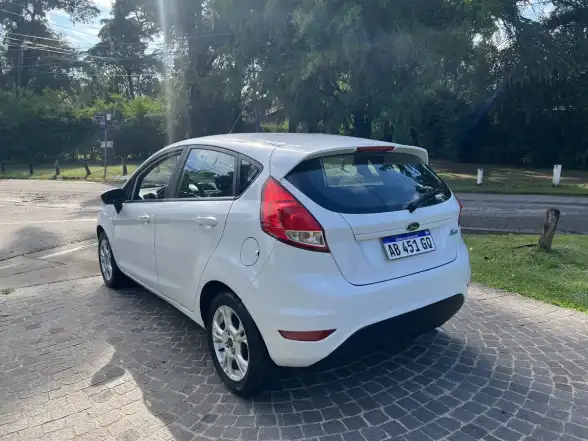 Ford Fiesta Kinetic 1.6 Se 120Cv 2017 - foto 2