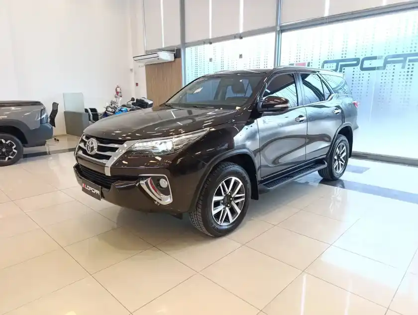 Toyota Sw4 2.8 Srx 177Cv 4X4 7As At 2016 - foto 1