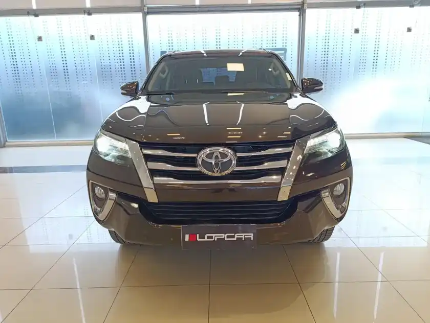Toyota Sw4 2.8 Srx 177Cv 4X4 7As At 2016 - foto 2
