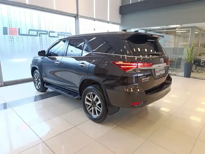 Toyota Sw4 2.8 Srx 177Cv 4X4 7As At 2016 - foto 4