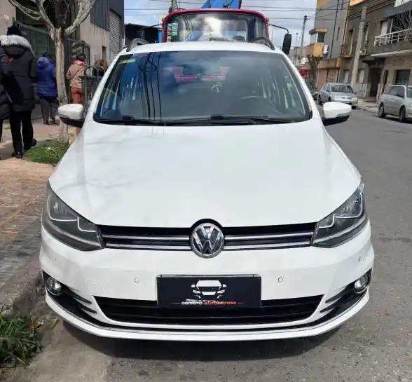 Volkswagen Suran 1.6 Highline Msi 110Cv 2016 - foto 2