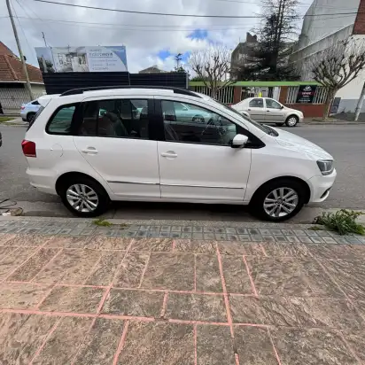 Volkswagen Suran 1.6 Highline Msi 110Cv 2016 - foto 5