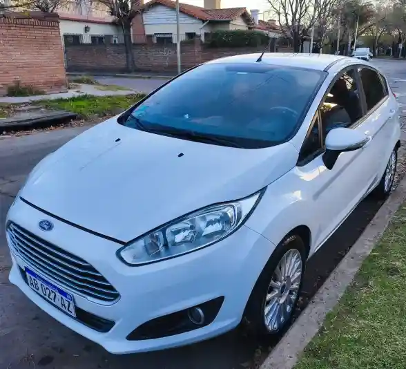Ford Fiesta Kinetic 1.6 S Plus 120Cv 2017 - foto 1