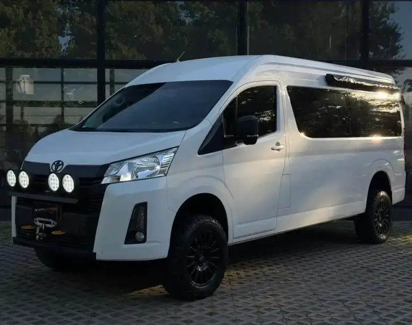 Toyota Hiace 2022 - foto 1