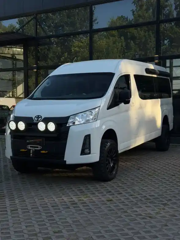 Toyota Hiace 2.8 Tdi Commuter 6At 14A 2022 - foto 4