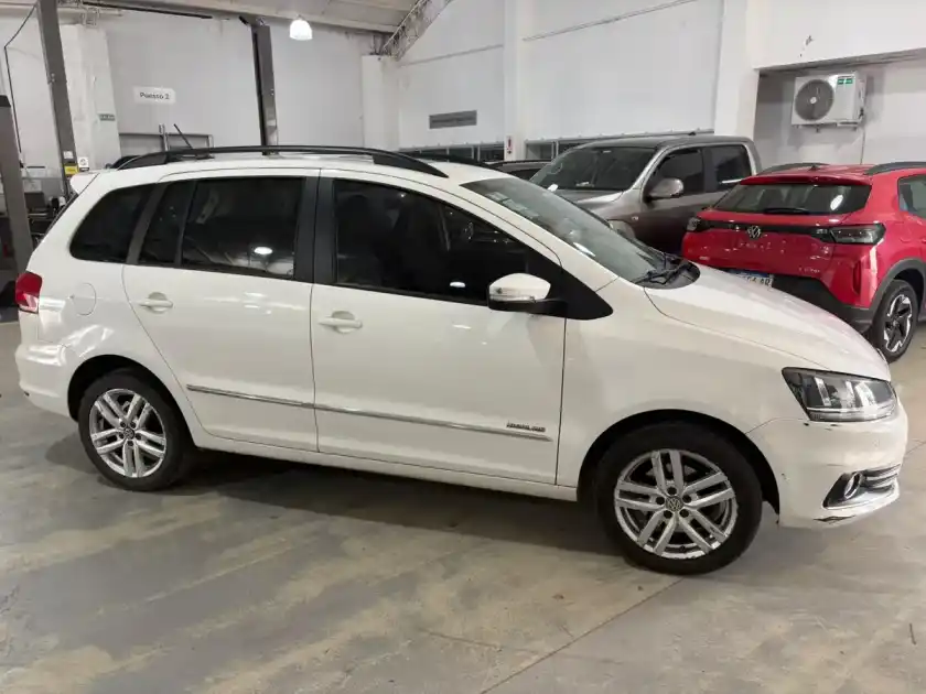 Volkswagen Suran 1.6 Highline Msi 110Cv 2016 - foto 4
