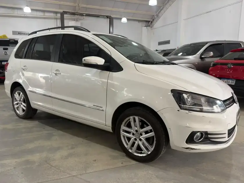 Volkswagen Suran 1.6 Highline Msi 110Cv 2016 - foto 5