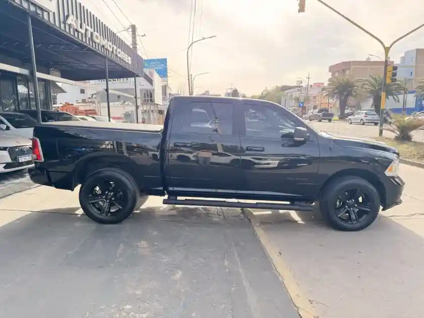 Ram 1500 5.7 Laramie Atx V8 2023 - foto 5