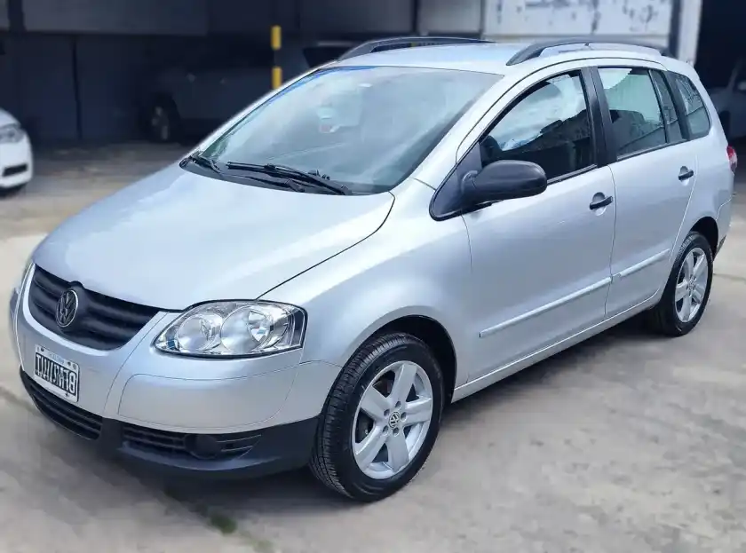 Volkswagen Suran 1.6 Highline 101Cv 11C 2010 - foto 1