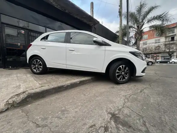 Chevrolet Onix 1.4 Ltz At 98Cv 2016 - foto 2
