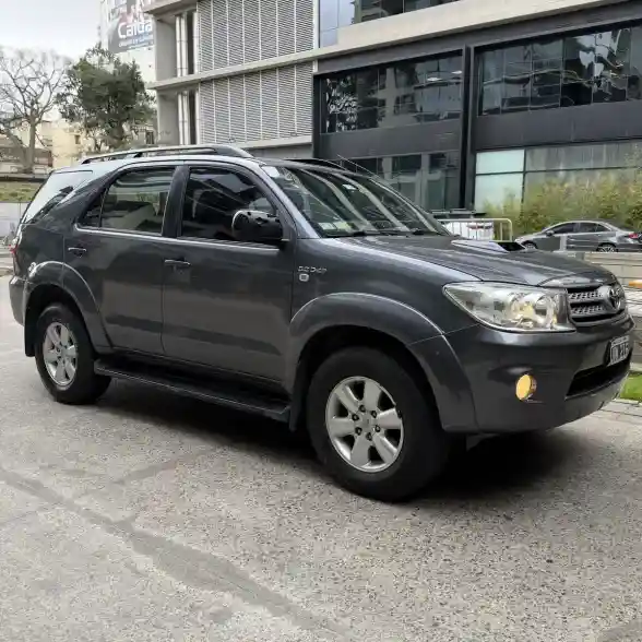 Toyota Hilux Sw4 3.0 Srv Cuero I 171Cv 4X4 5At 2011 - foto 1