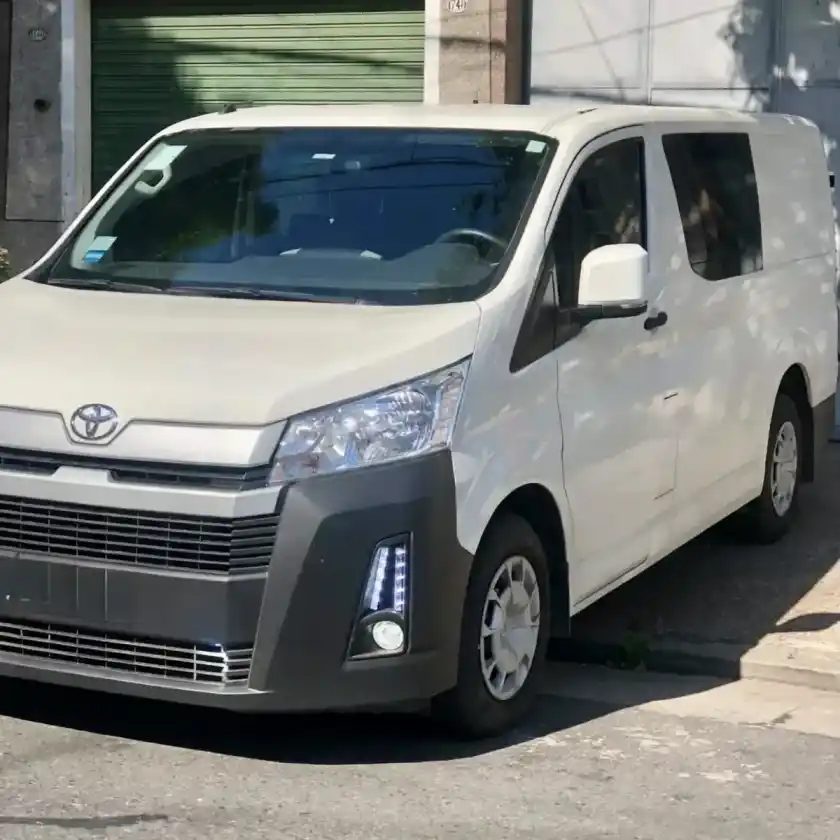 Toyota Hiace 2.8 Tdi Furgón 6At L1H1 3A 4P 2024 - foto 1