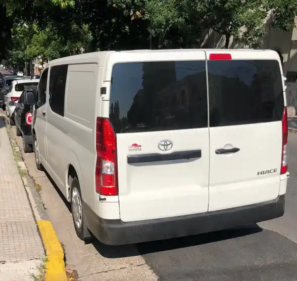 Toyota Hiace 2.8 Tdi Furgón 6At L1H1 3A 4P 2024 - foto 4