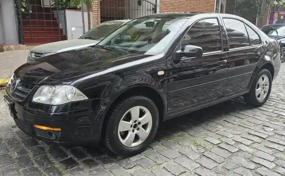 Volkswagen Bora 2010 - foto 1