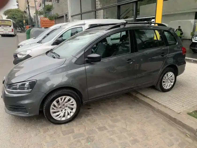 Volkswagen Suran Conforline 2016 - foto 1