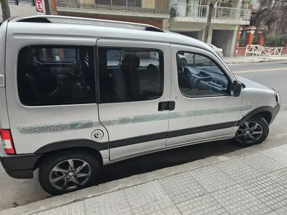 Peugeot Partner Patagónica 1.6 Hdi Vtc Plus 92 2021 - foto 4