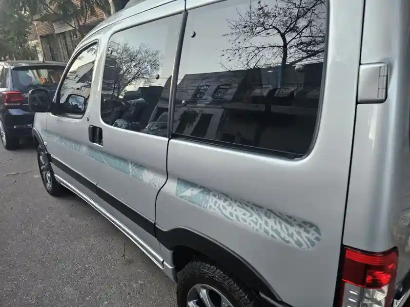 Peugeot Partner Patagónica 1.6 Hdi Vtc Plus 92 2021 - foto 5