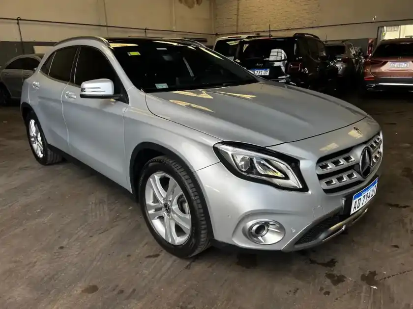 Mercedes-Benz Clase Gla 1.6 Gla200 Urban 156Cv 2019 - foto 2