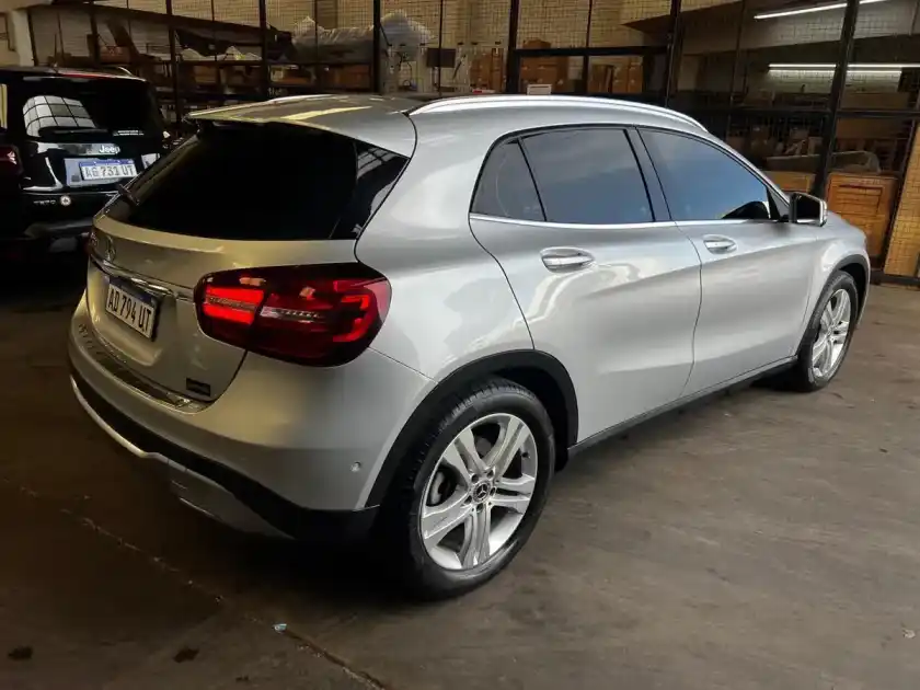 Mercedes-Benz Clase Gla 1.6 Gla200 Urban 156Cv 2019 - foto 3