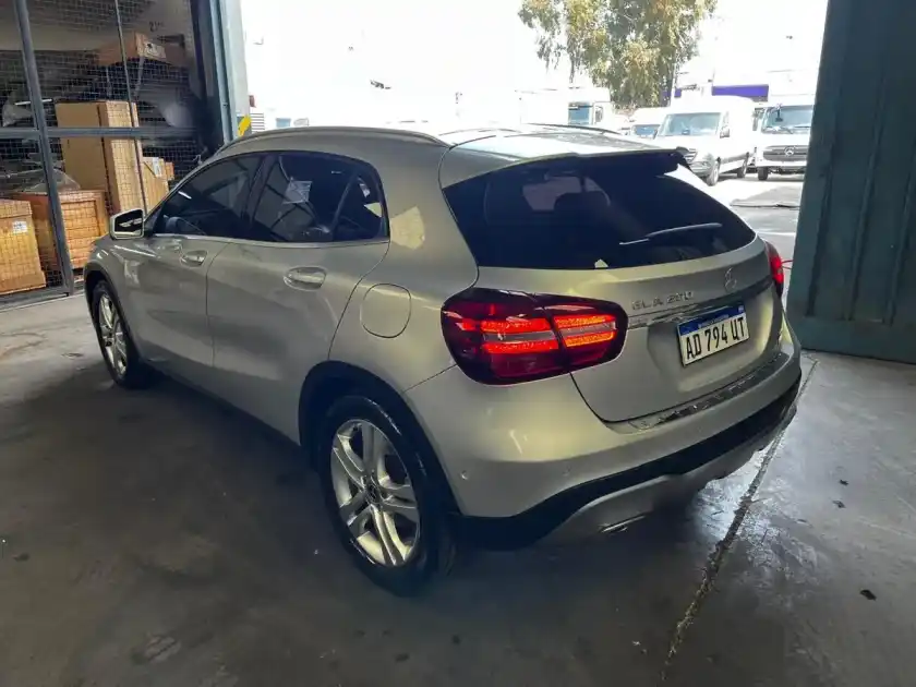 Mercedes-Benz Clase Gla 1.6 Gla200 Urban 156Cv 2019 - foto 4