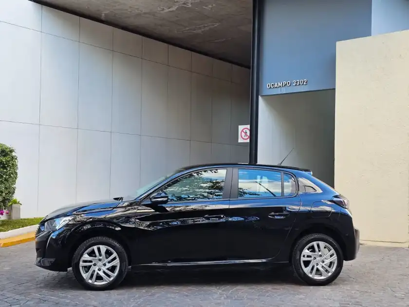 Peugeot 208 1.6 Active Pack Tiptronic 2023 - foto 4