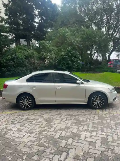 Volkswagen Vento 2.0 Sportline Tsi 200Cv Dsg 2011 - foto 2