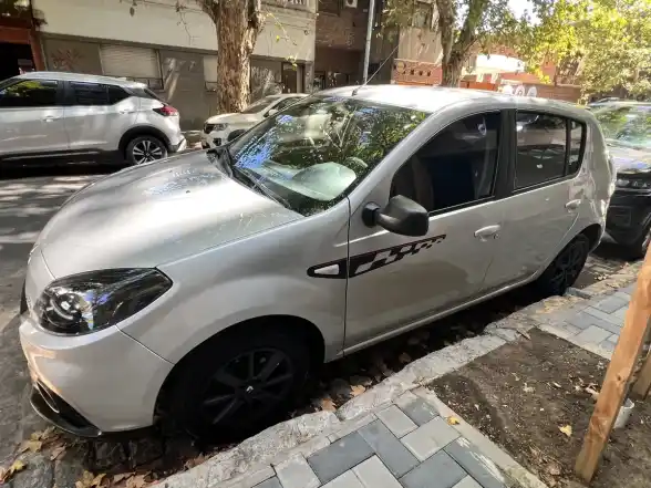 Renault Sandero 1.6 Gt Line Nav 105Cv 2013 - foto 2