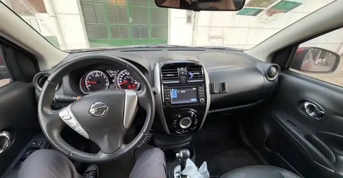 Nissan Versa 1.6 Exclusive At 2017 - foto 5