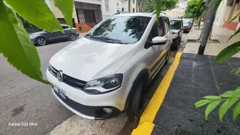 Volkswagen Crossfox 1.6 Highline Cuero 2013 - foto 2