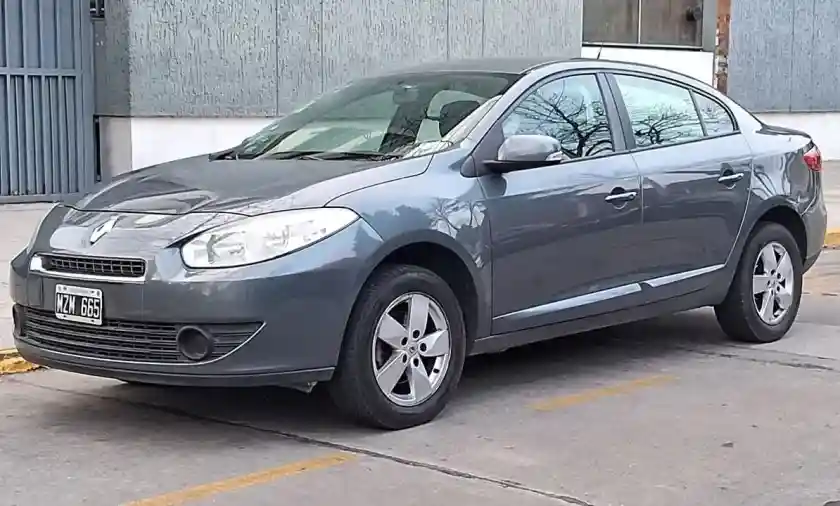 Renault Fluence 1.6 Confort Plus 110Cv 2013 - foto 1