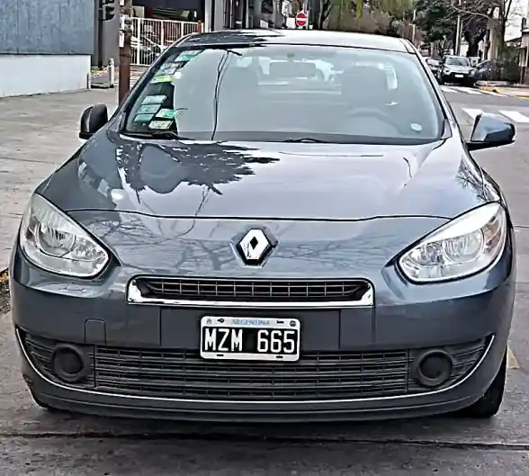Renault Fluence 1.6 Confort Plus 110Cv 2013 - foto 2