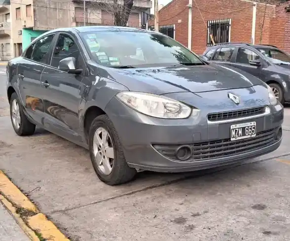 Renault Fluence 1.6 Confort Plus 110Cv 2013 - foto 3
