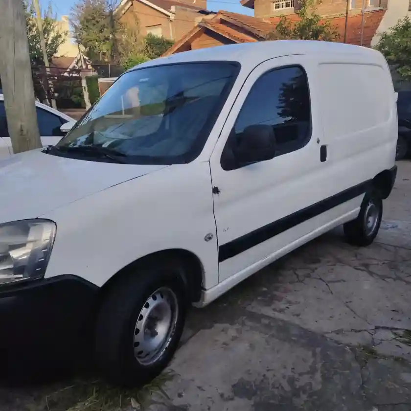 Peugeot Partner Furgon 1.6 Presence 2011 - foto 2