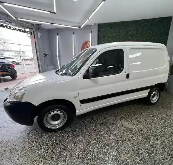 Citroën Berlingo Furgon 1.6 Hdi 92 Bussines 2024 - foto 2