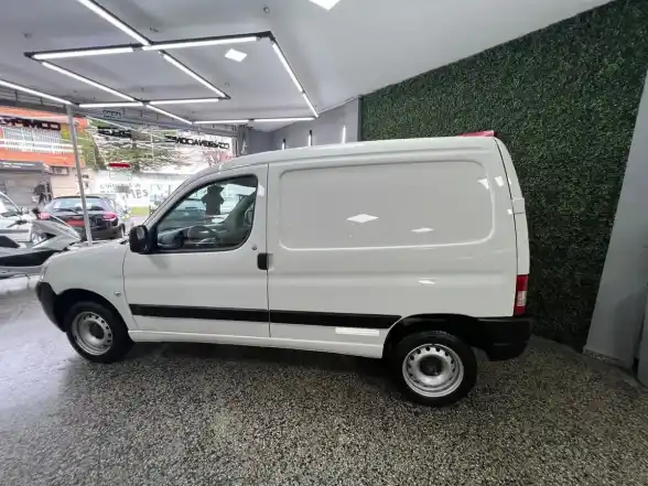 Citroën Berlingo Furgon 1.6 Hdi 92 Bussines 2024 - foto 3