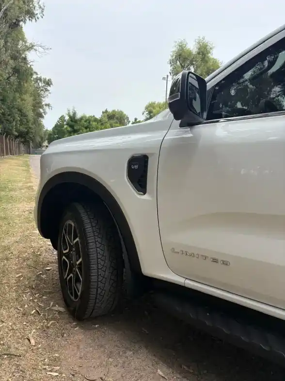 Ford Ranger 3.0 V6 Cd 4X4 Limited + At 250Cv 2026 - foto 2