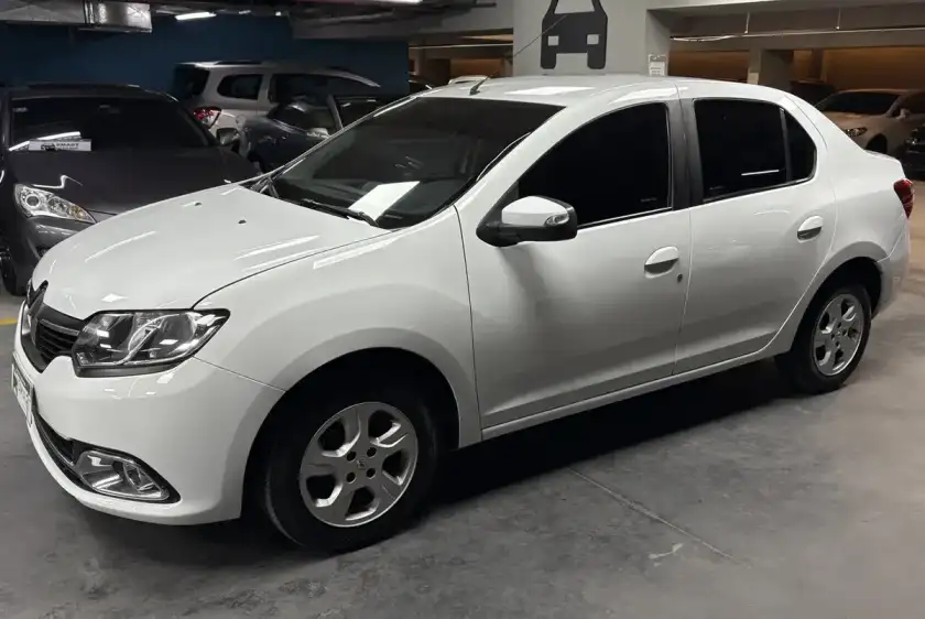Renault Logan 1.6 Privilege 105Cv 2019 - foto 1