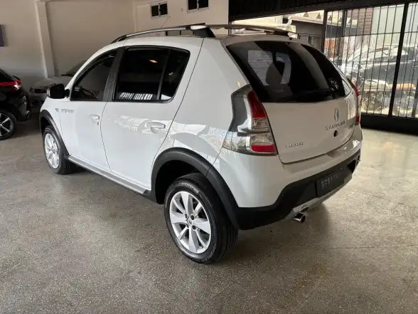 Renault Sandero Stepway 1.6 Privilege Nav 105Cv 2013 - foto 5