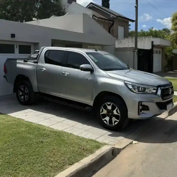 Toyota Hilux Pick-Up 2.8 Cd Srx 177Cv 4X2 At 2019 - foto 1